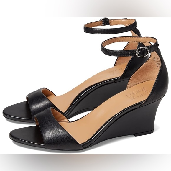 naturalizer wide width shoes